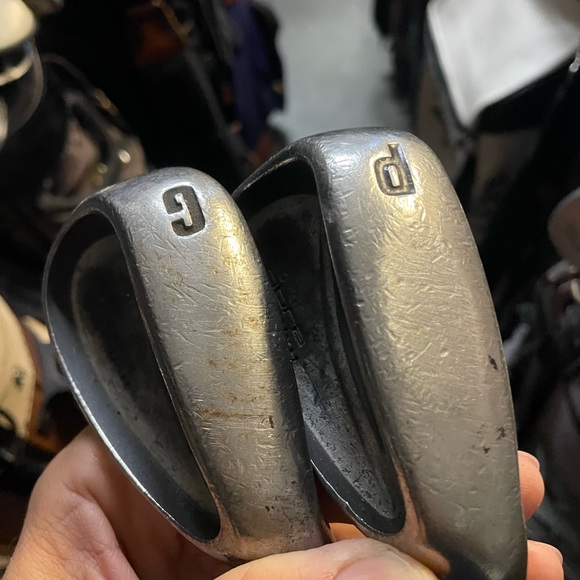 king cobra 3400 transition design GW and PW in right hand
Graphite shafts - Picture 3 of 9